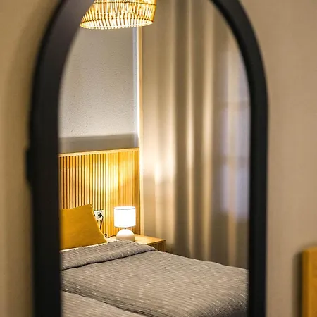 Club-e Hotel 3*